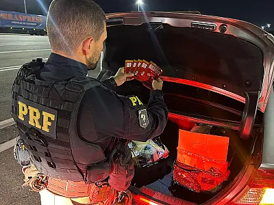 Carga com rótulos falsos de cerveja é apreendida pela PRF em Jacareí