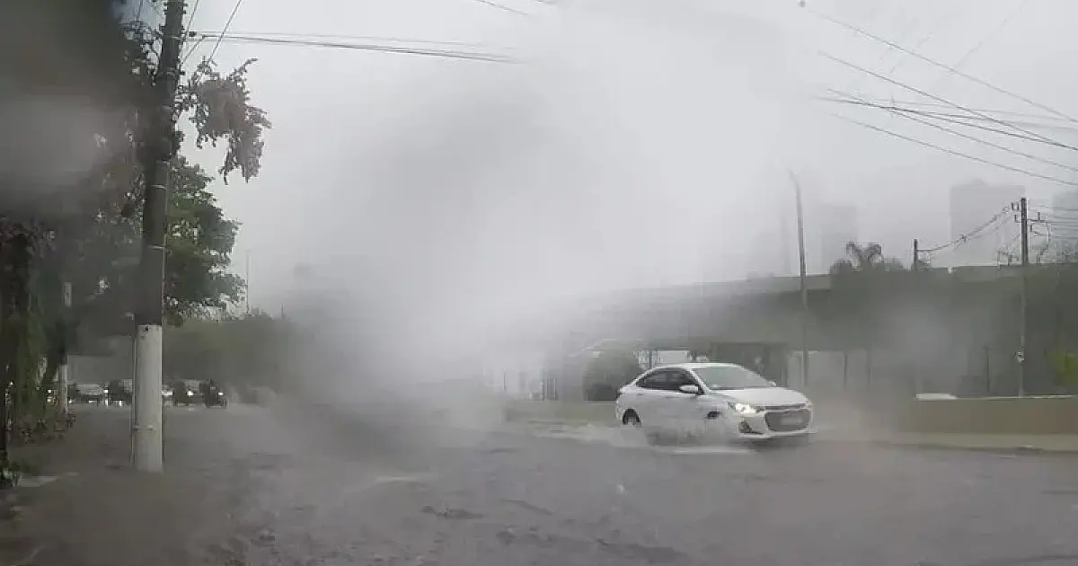 Chuva intensa e rajadas de vento de até 100 km/h: regiões da RMVale estão em alerta