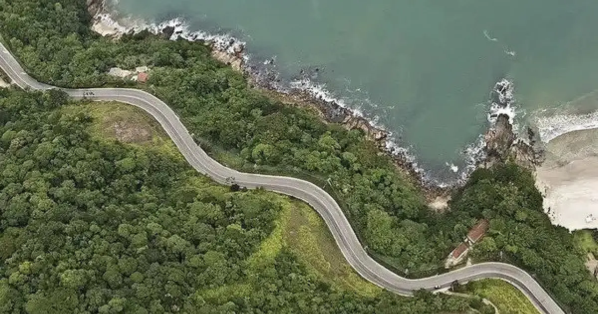 Trânsito na Rio-Santos é liberado após bloqueio para caminhões nesta segunda-feira (24)