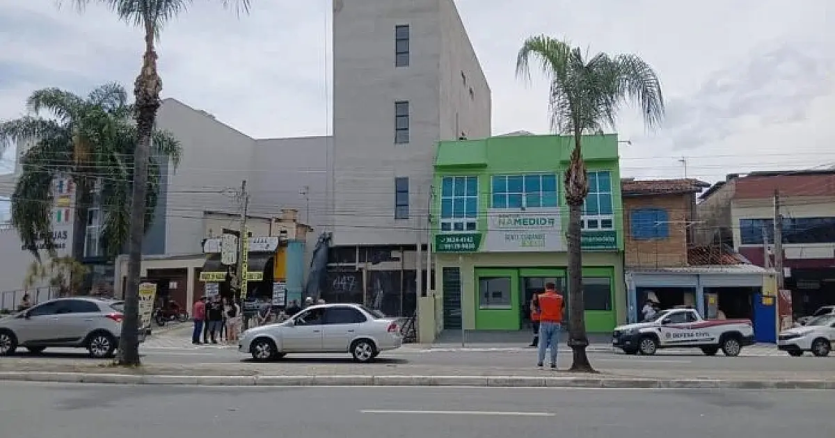 Obra é interditada no Centro de Taubaté por risco de colapso