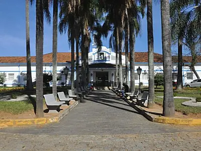 Prefeito de Caçapava mantém corte de alimentação na Fusam mesmo após protestos