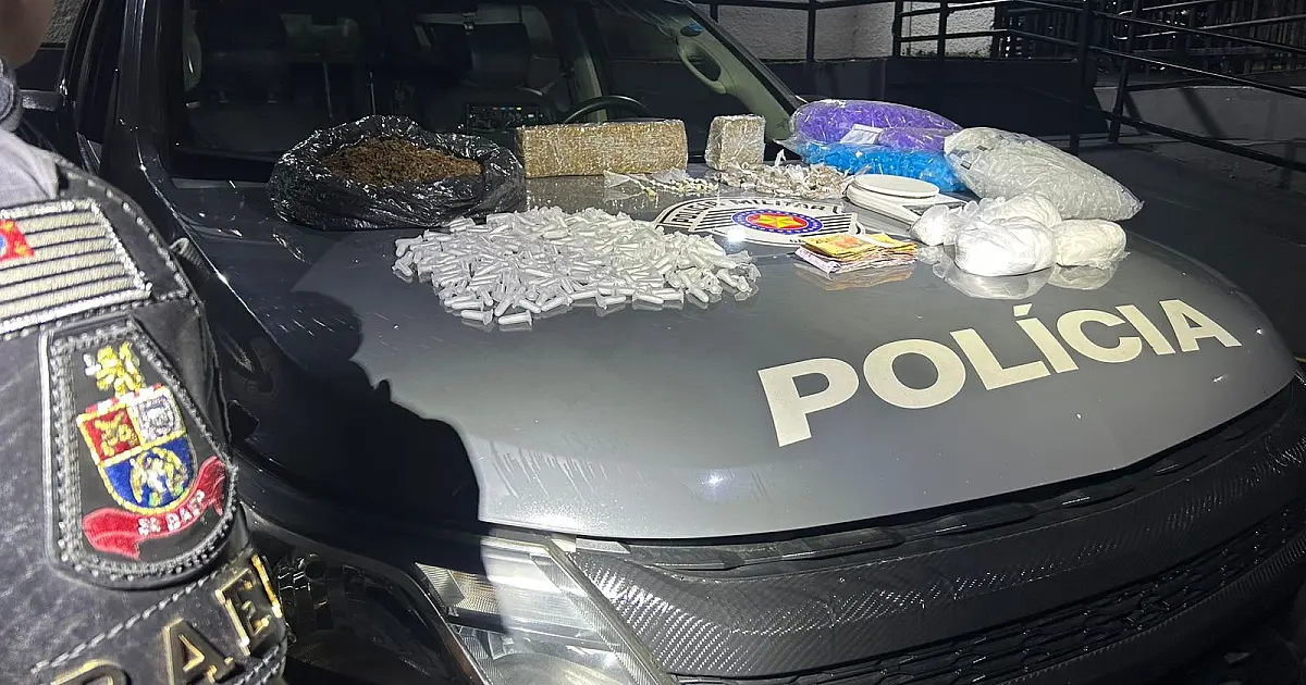 Operação do BAEP termina com suspeito preso e apreensão de drogas, dinheiro e balança de precisão em São José