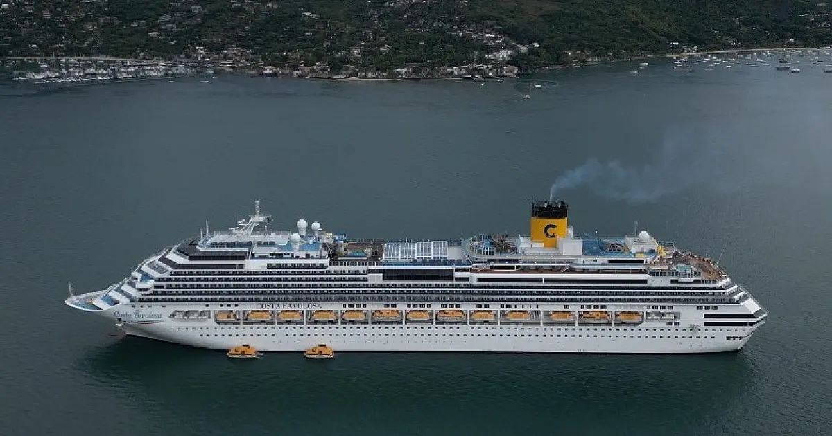 VÍDEO: Transatlântico Costa Favolosa chega a Ilhabela com 3,8 mil passageiros
