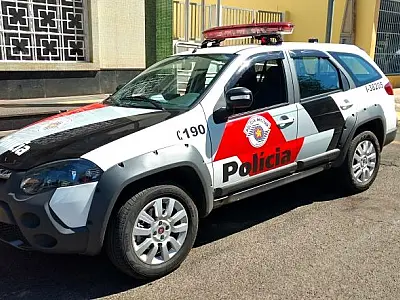 Suspeito de 22 anos é detido por atacar viatura da Polícia Militar em Aparecida