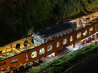 Carga de 138 metros e 845 toneladas provoca bloqueios na Rodovia dos Tamoios