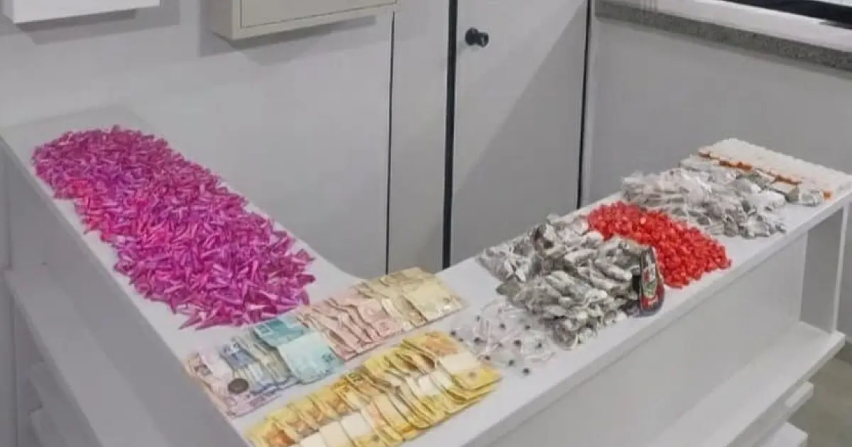 VÍDEO: Suspeito é detido com quase R$850 e drogas durante operação em Cachoeira Paulista