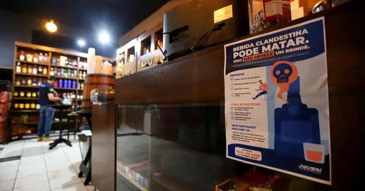 Operação Antídoto: adegas interditadas e prisões em ação contra bebidas falsificadas em Jacareí