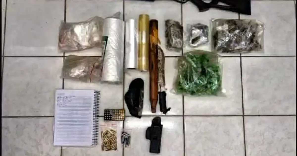 Operação Linha de Contenção apreende armas, drogas e munições no bairro Picinguaba em Ubatuba