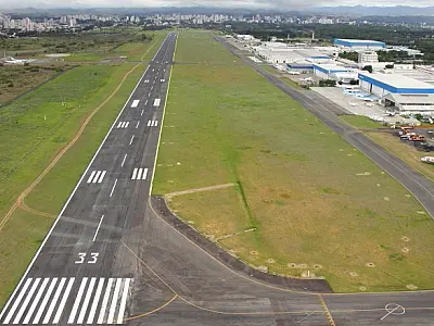 Pista de decolagem do Aeroporto Internacional de São José.