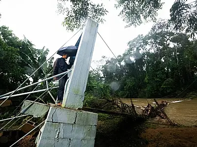 Bairro de Ubatuba registra recorde de chuva e enfrenta destruição de infraestrutura