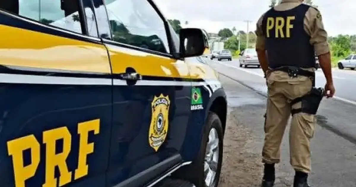Tombamento de caminhão interdita faixas da Via Dutra e provoca congestionamento em Taubaté