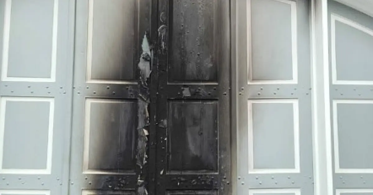 Incêndio atinge templo no Centro de Ubatuba; suspeito é localizado