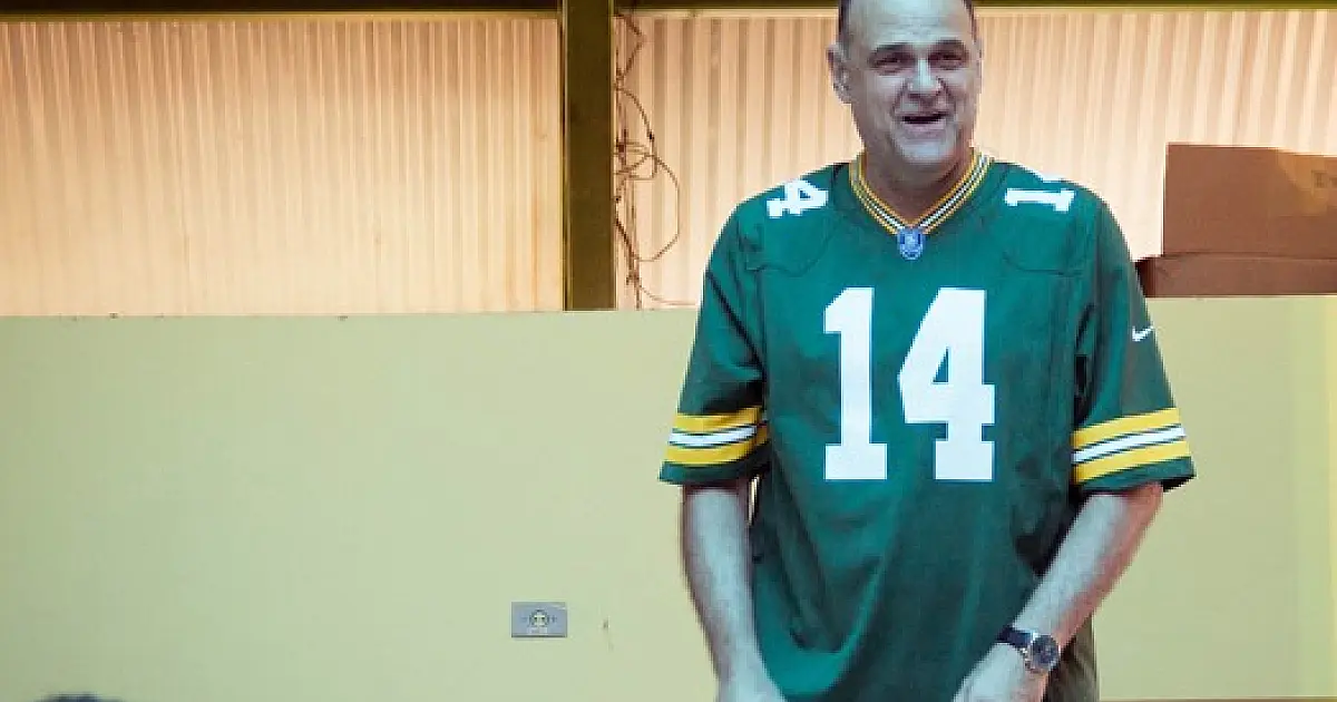 Ícone do basquete Oscar Schmidt morre aos 68 anos; atleta foi homenageado em ginásio de Ilhabela