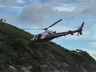 VÍDEO: Resgate de família após afogamento mobiliza helicóptero da PM em Ilhabela