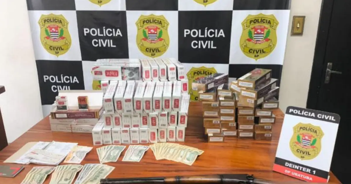 Fiscalização em Ubatuba encontra bebidas falsificadas, contrabando e armas