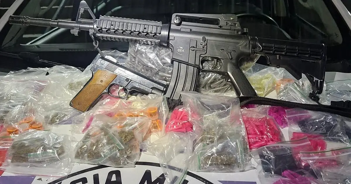 Operação no Banhado termina com apreensão de drogas e simulacros de armas em São José