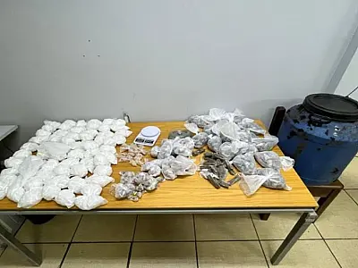 Denúncia anônima leva à apreensão de drogas enterradas em tonel em Taubaté
