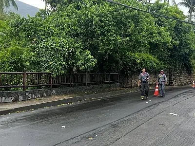 VÍDEO: Ponte no bairro Água Branca é interditada após danos estruturais em Ilhabela