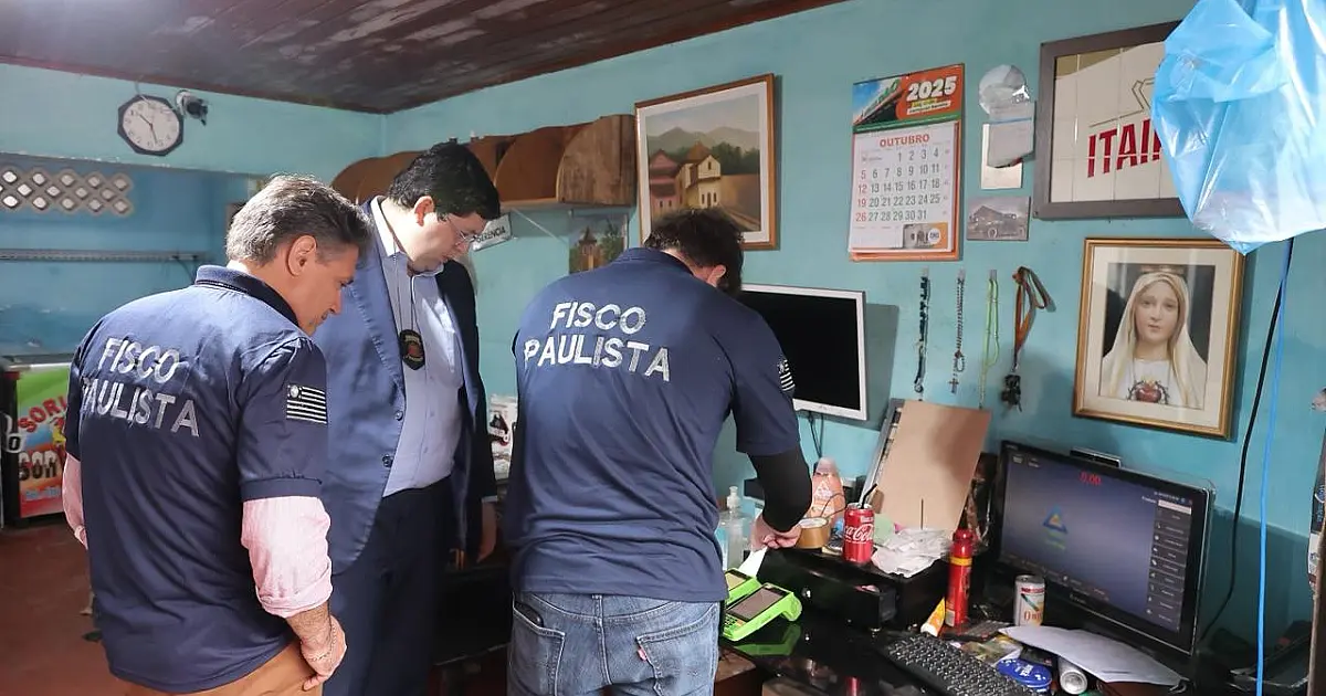 Governo de SP suspende inscrições estaduais de sete estabelecimentos por venda irregular de bebidas