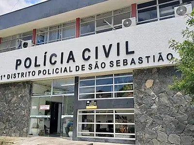Batida frontal entre carros na Rio-Santos deixa três pessoas e um cachorro mortos em São Sebastião