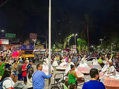 Centro de São José recebe desfile de escolas de samba nesta segunda-feira (16)
