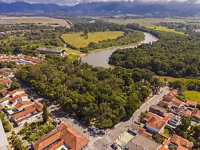 Prefeitura suspende IPTU e taxa de lixo enquanto revisa valores em Pindamonhangaba