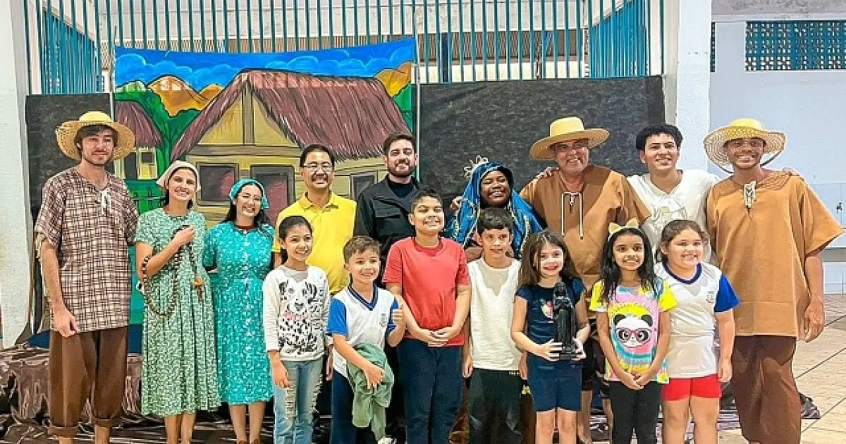 Cultura leva espetáculo sobre a história de Aparecida à escola municipal