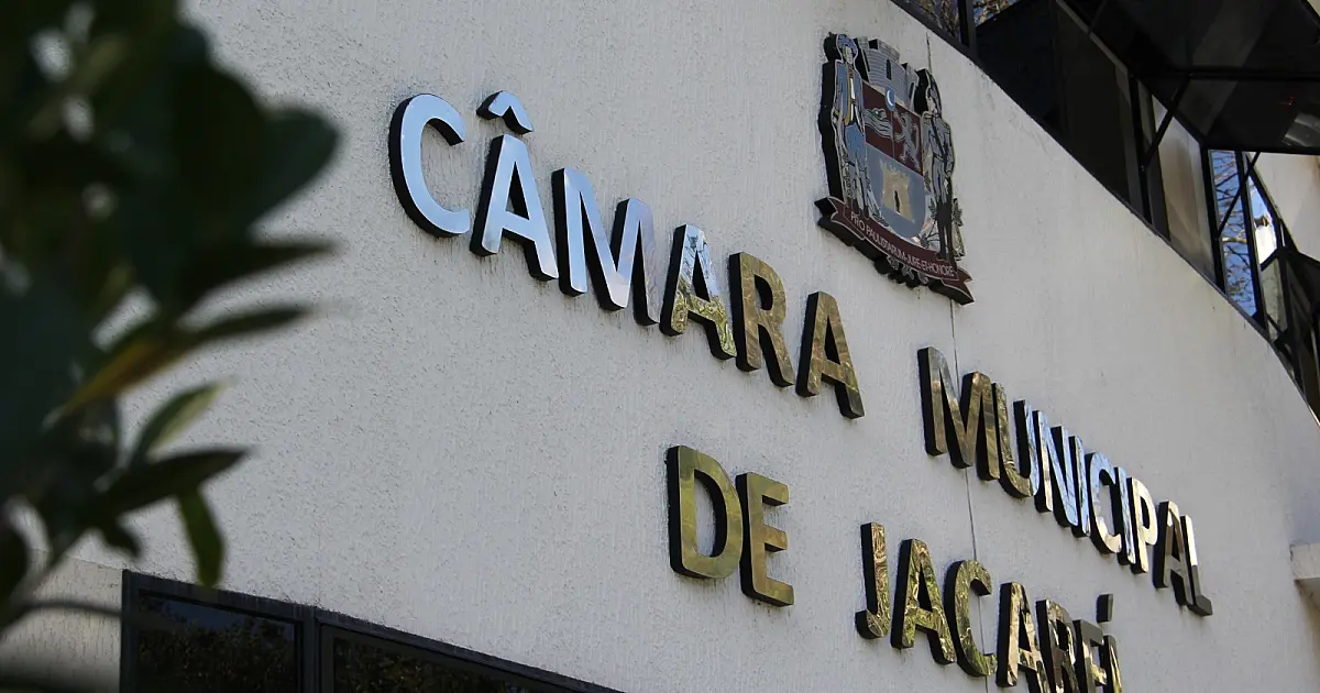 Câmara de Jacareí vota possível suspensão de mandato de vereador do PSB após polêmica com carro oficial