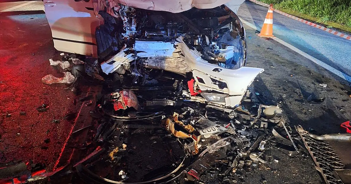 Colisão entre três carros mata duas pessoas e deixa outras nove feridas na Rodovia Floriano Rodrigues em Pinda