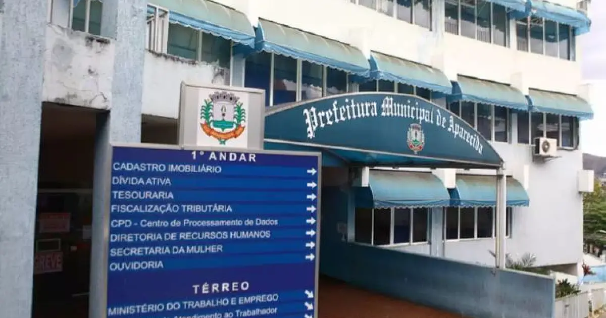 Decisão judicial paralisa aulas e afeta 4,7 mil alunos em Aparecida