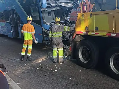 VÍDEO: Acidente grave deixa um morto, 38 feridos e causa quase 20 km de congestionamento na Via Dutra em Taubaté