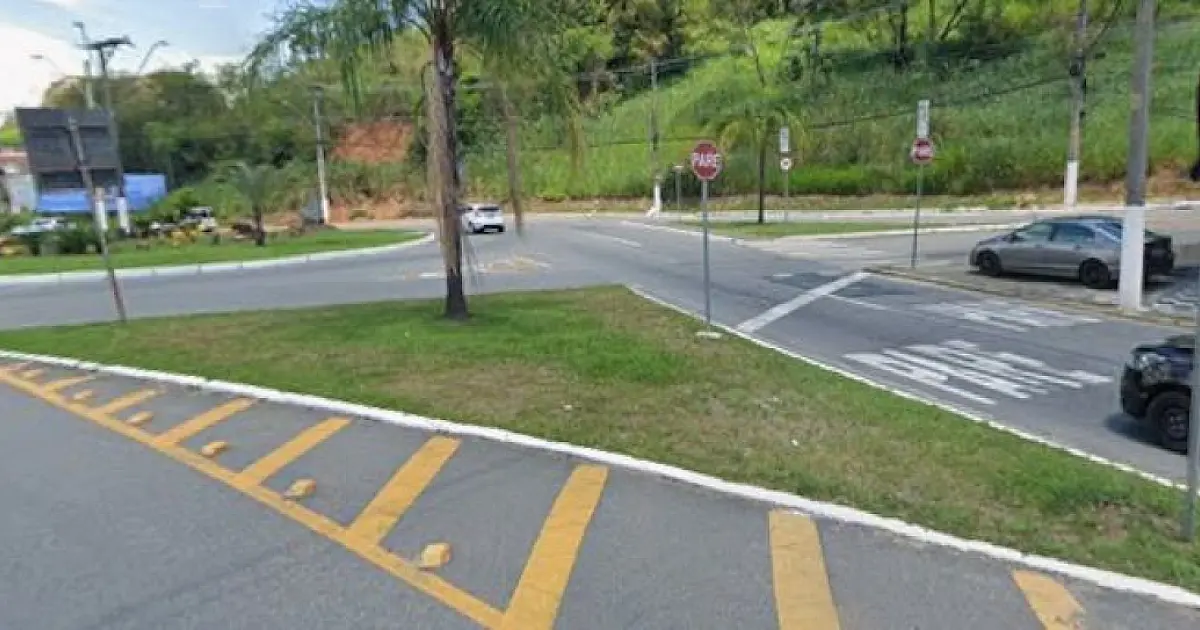Rotatória da Avenida Santos Dumont registra atropelamento fatal em Guaratinguetá