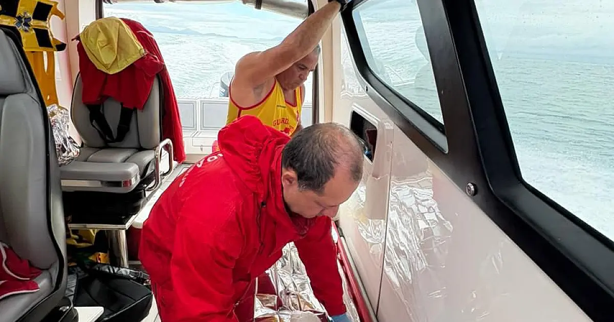Jovem de 26 anos encontrada viva após desaparecimento em jet ski é levada ao Hospital Mário Covas em Ilhabela
