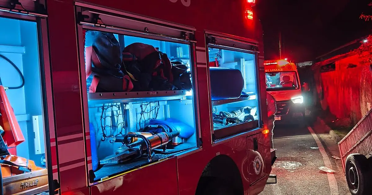 Incêndio em imóvel deixa homem morto e outro gravemente ferido São Sebastião