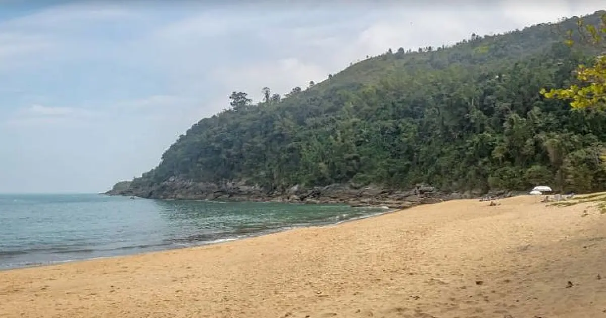 Jovem de 21 anos desaparece no mar após tentar salvar mulher em praia de São Sebastião