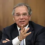Ex-ministro Paulo Guedes participa de evento de finanças em São José