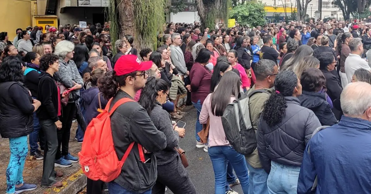Greve dos servidores de Taubaté continua após audiência terminar sem acordo na Justiça