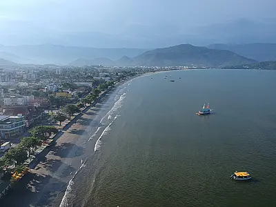 A Praia do Itaguá, em Ubatuba, é uma das praias impróprias para banho.