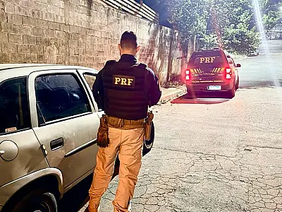 PRF recupera veículo clonado e resgata vítima de sequestro em Santa Isabel.
