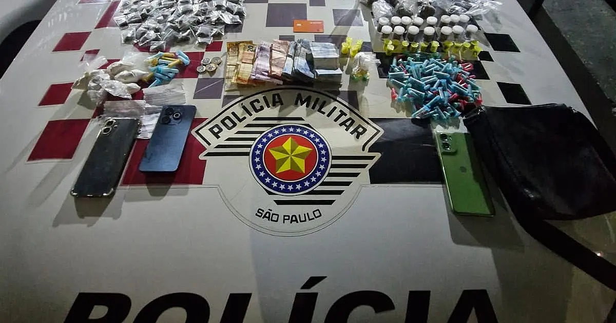 Operação da Força Tática termina com prisão de suspeito e apreensão de mais de 300 porções de drogas em São José