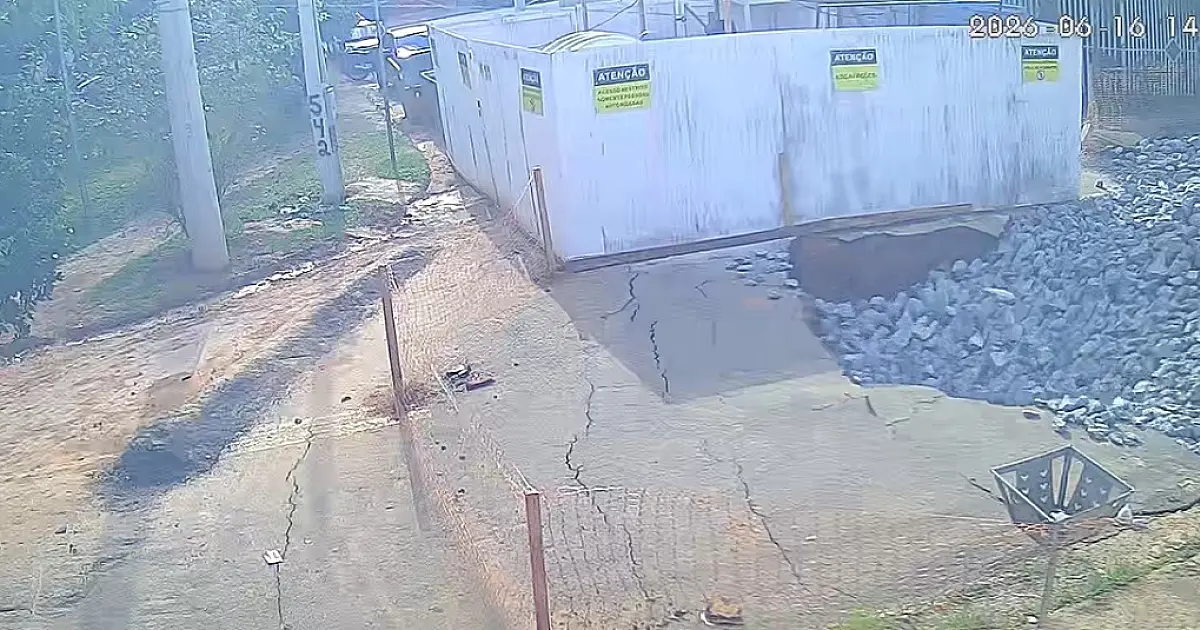 Vídeo mostra novo afundamento em região afetada por cratera em São José