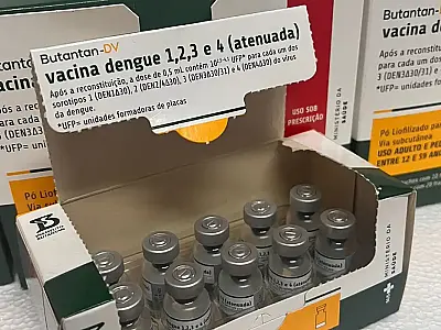 Vacina Dengue.