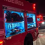 Bombeiros combatem incêndio em transformador na região da Praça Kennedy, em Aparecida