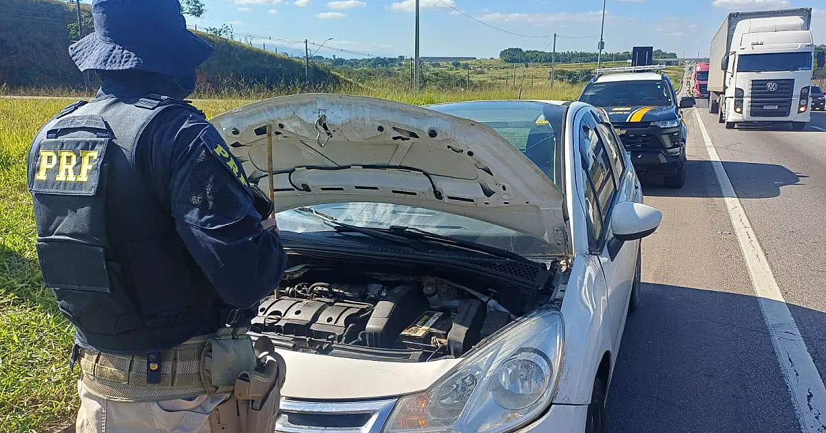 Motorista com mandado de prisão em aberto e carro adulterado é preso pela PRF