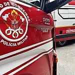 Morador e porteiro são hospitalizados após incêndio em prédio residencial em São José