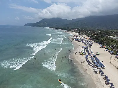 Praia de Maresias na costa sul de São Sebastião.