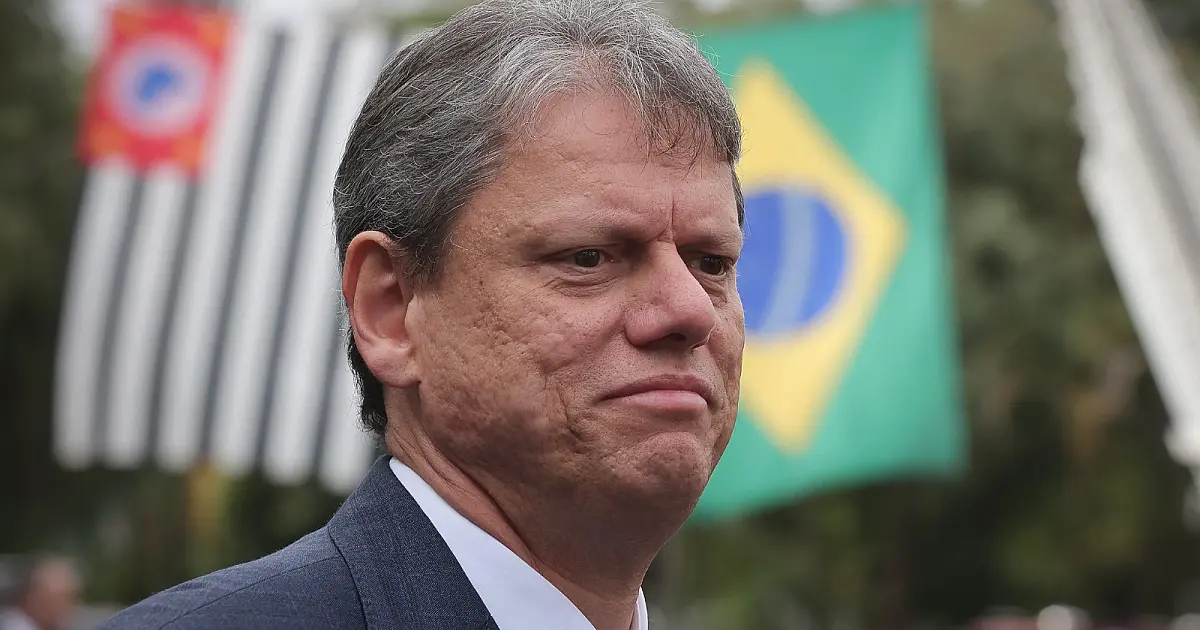 Governador Tarcísio de Freitas visita duas cidades do Vale do Paraíba em agenda voltada à educação e capacitação