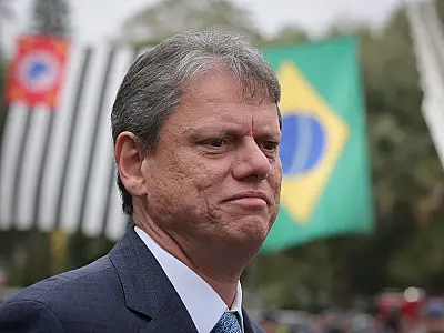 Tarcisio de Freitas cumpre agenda no Vale.