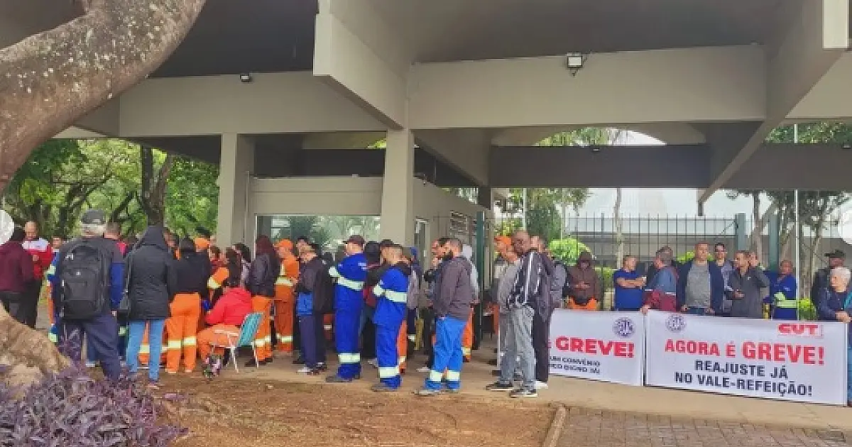 Funcionários da Urbam mantêm greve em São José e aguardam nova audiência no TRT