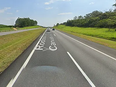 Capotamento no km 102 da Carvalho Pinto deixa três pessoas feridas em Caçapava